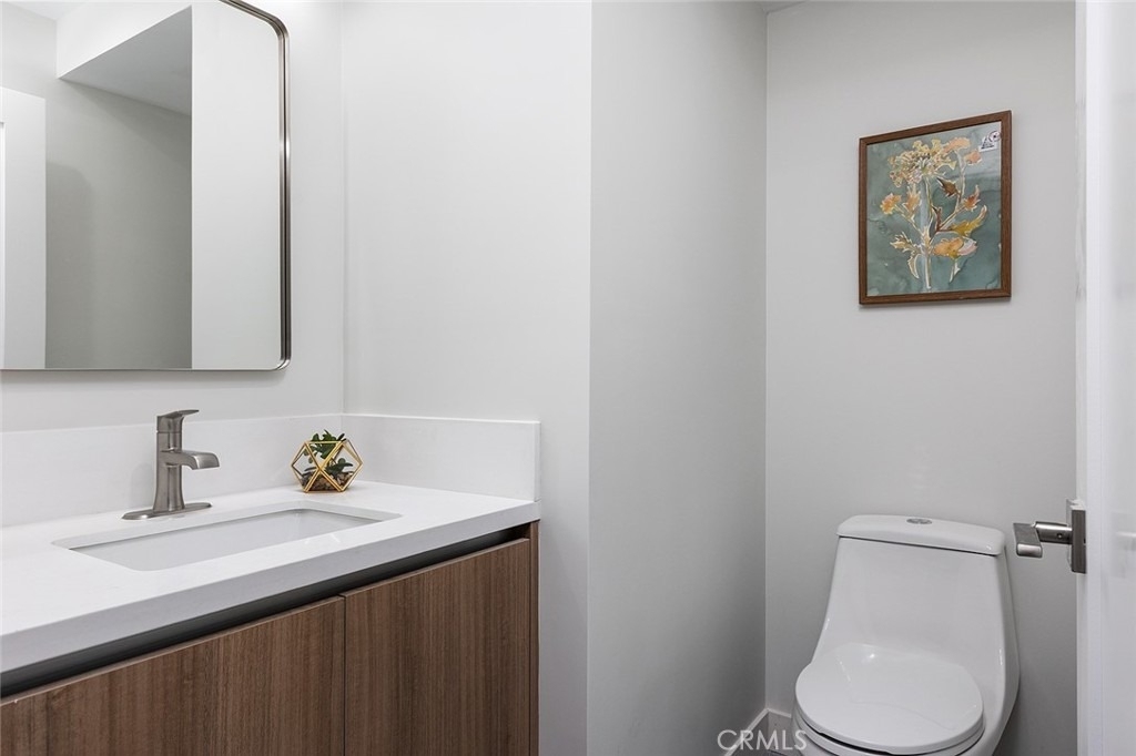 2824 Rowena Avenue - Photo 11