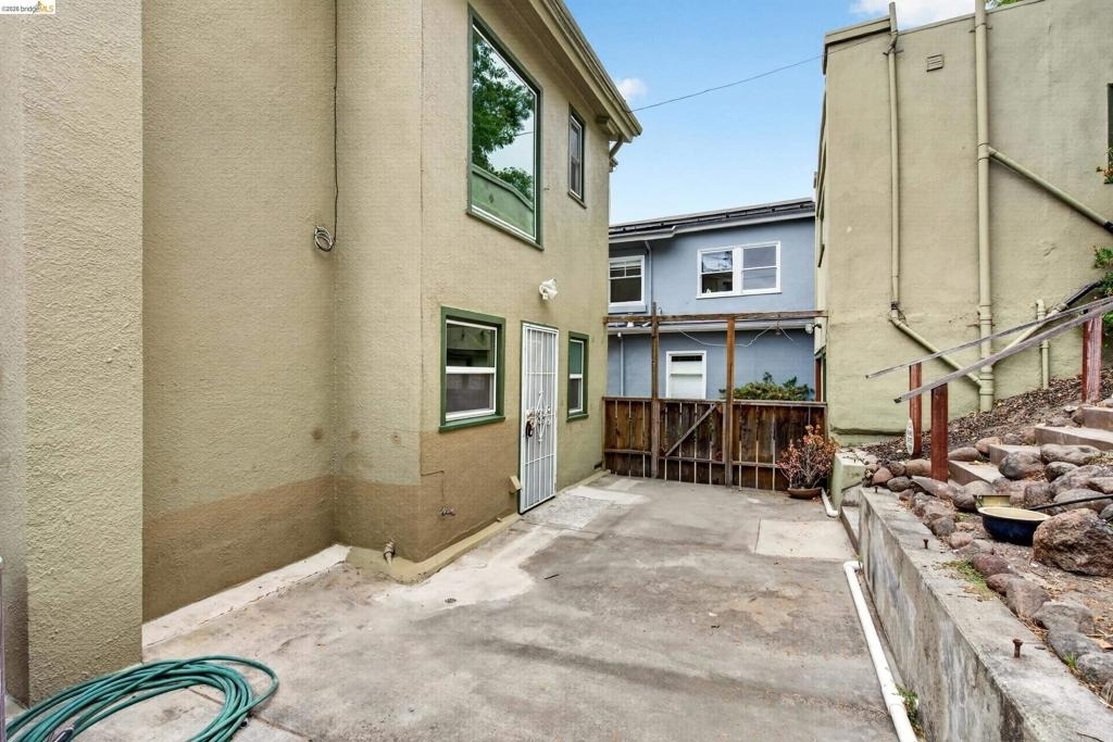 846 Mandana Blvd - Photo 54