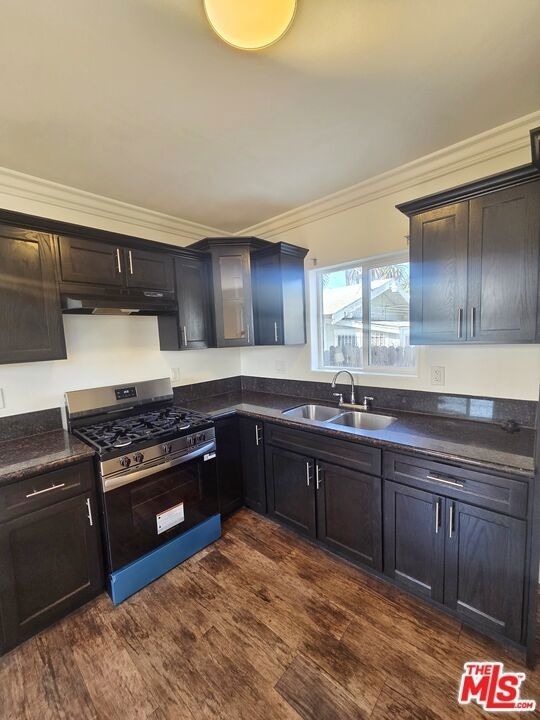 1721 W 39th Pl - Photo 0