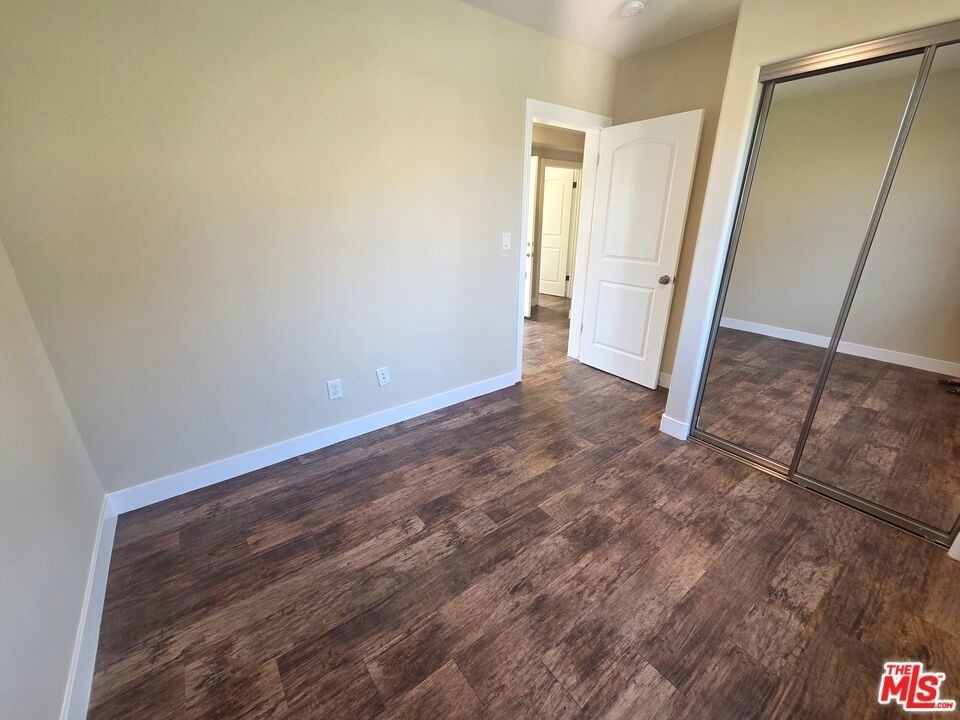 1721 W 39th Pl - Photo 2