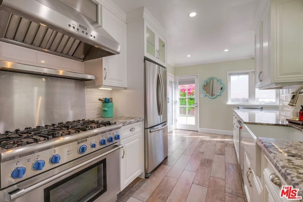 21447 Providencia Street - Photo 29