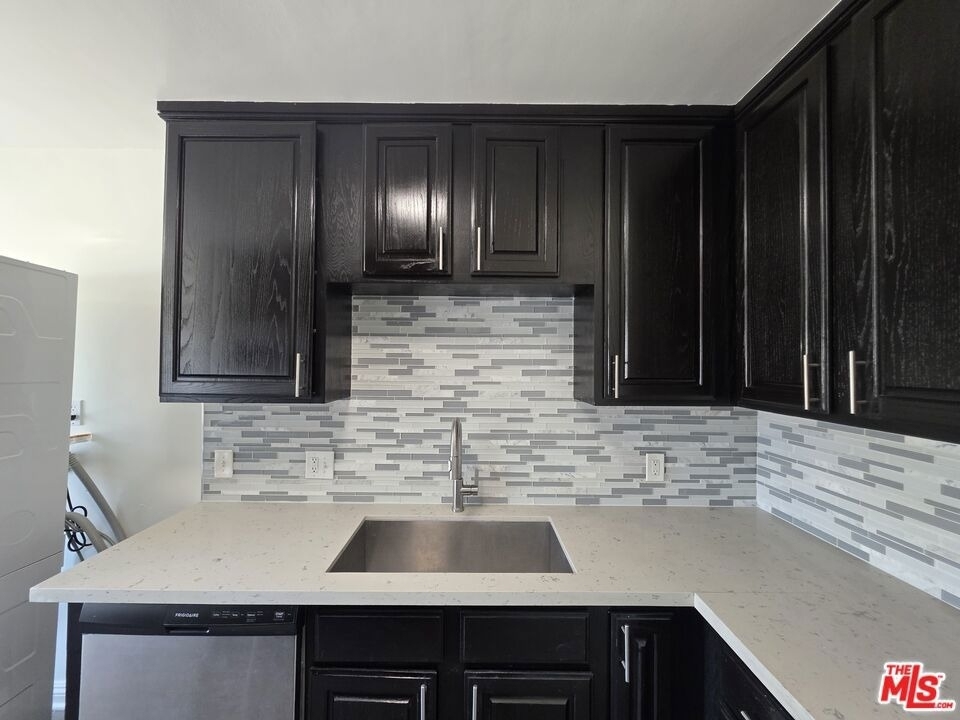 221 Argonne Avenue - Photo 12