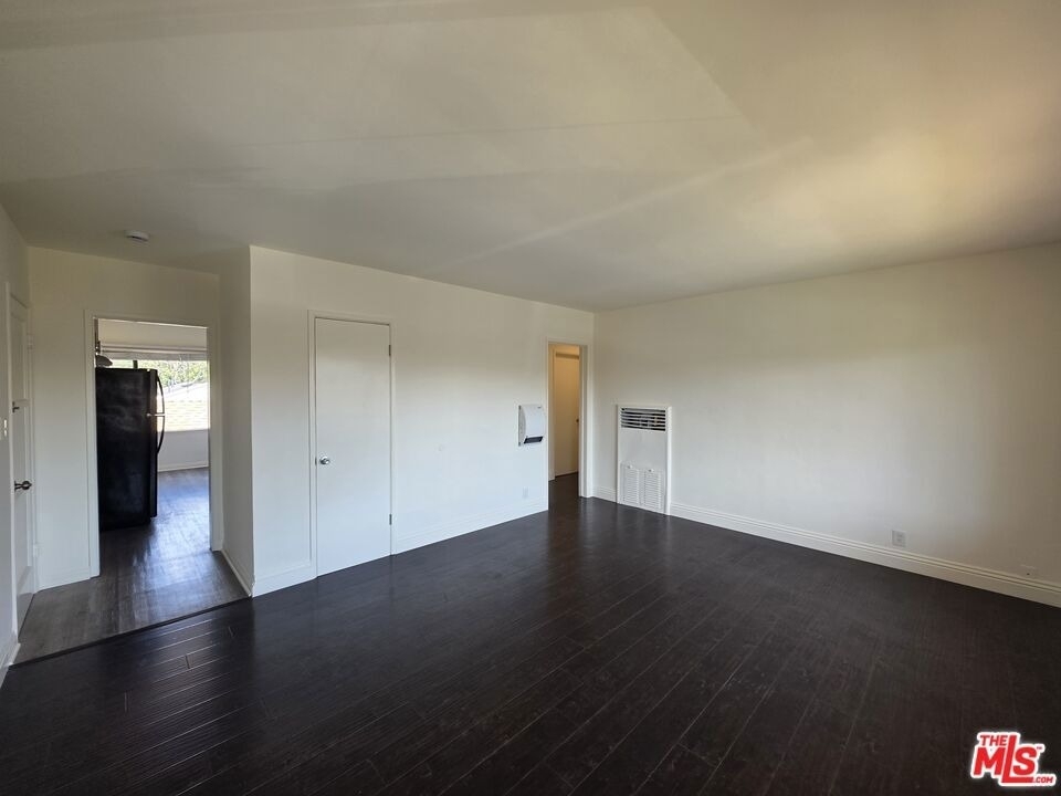 221 Argonne Avenue - Photo 0