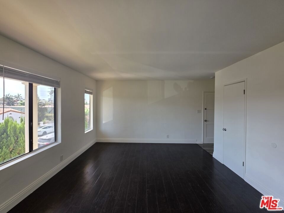 221 Argonne Avenue - Photo 3