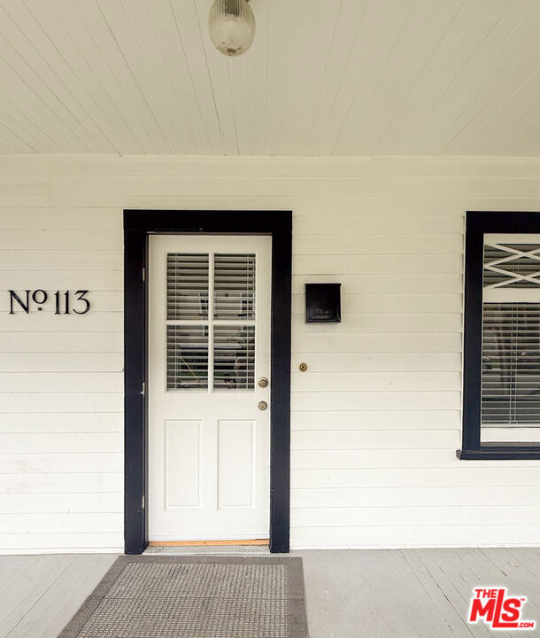 113 N Ivy Avenue - Photo 2