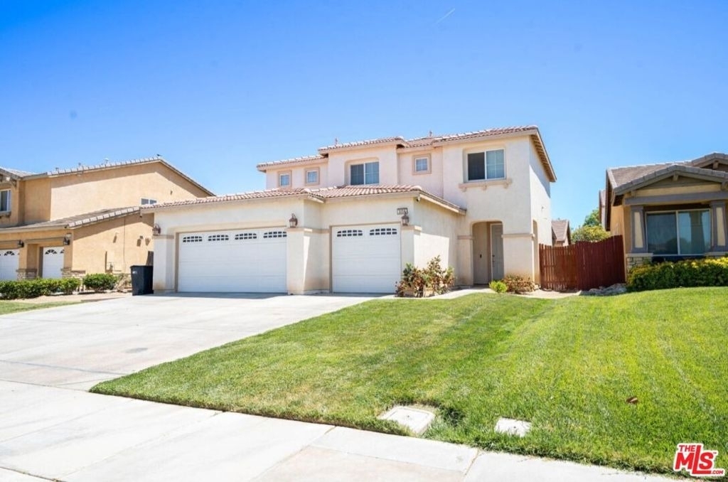 3056 Janine Avenue - Photo 2
