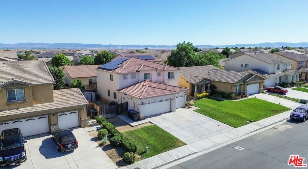 3056 Janine Avenue - Photo 1