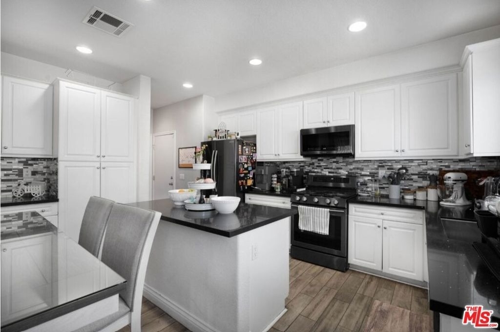 3056 Janine Avenue - Photo 17