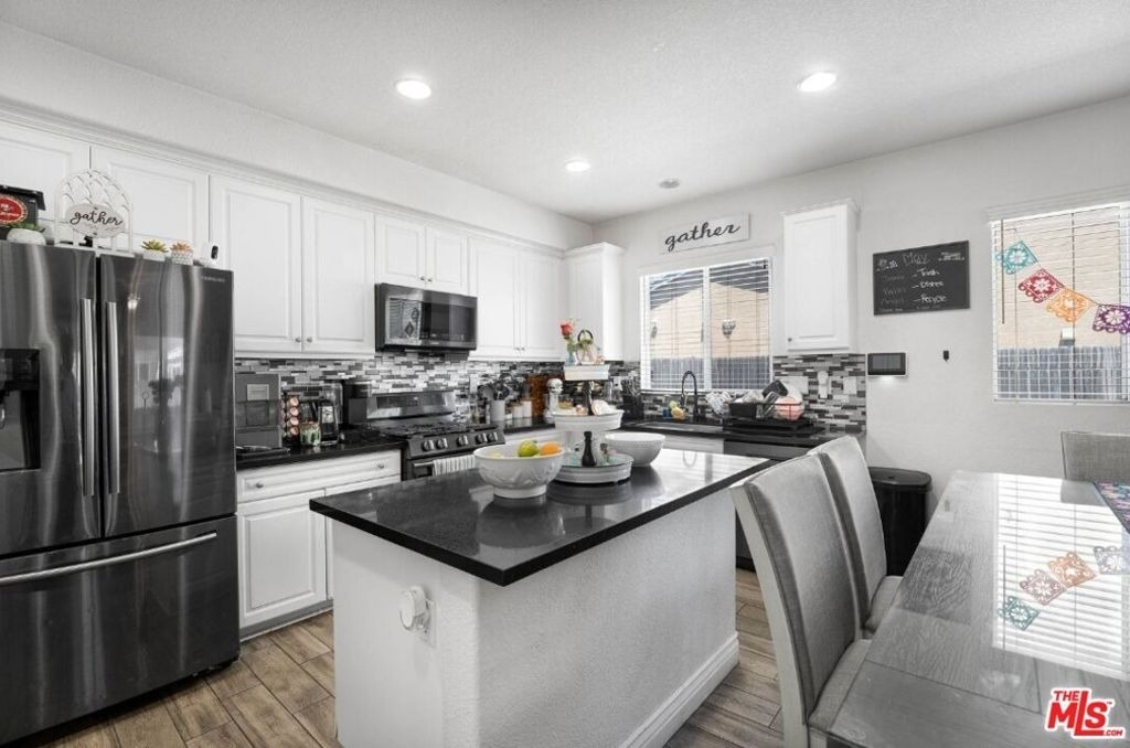 3056 Janine Avenue - Photo 18