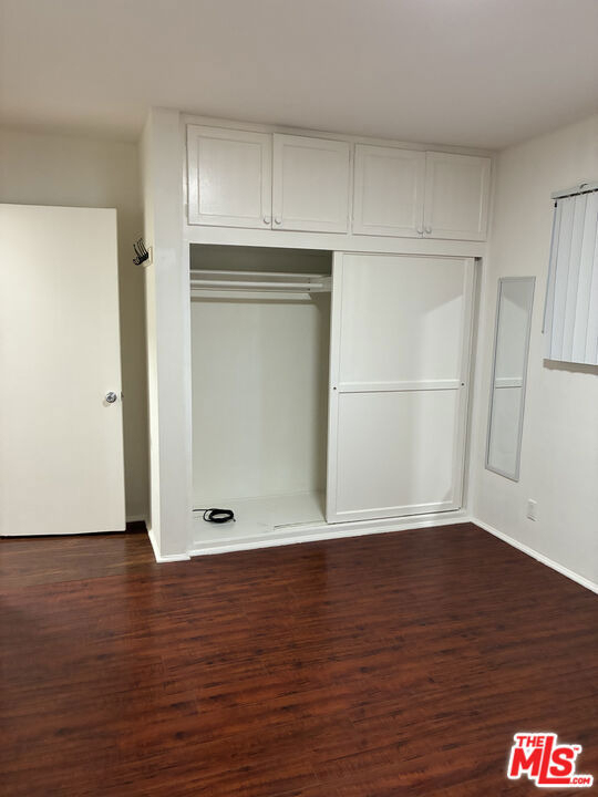 15943 Victory Boulevard - Photo 9
