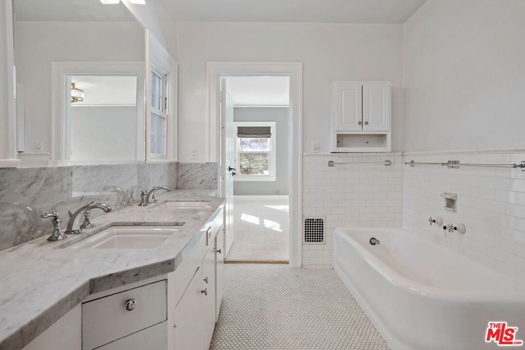 301 S Arden Boulevard - Photo 16