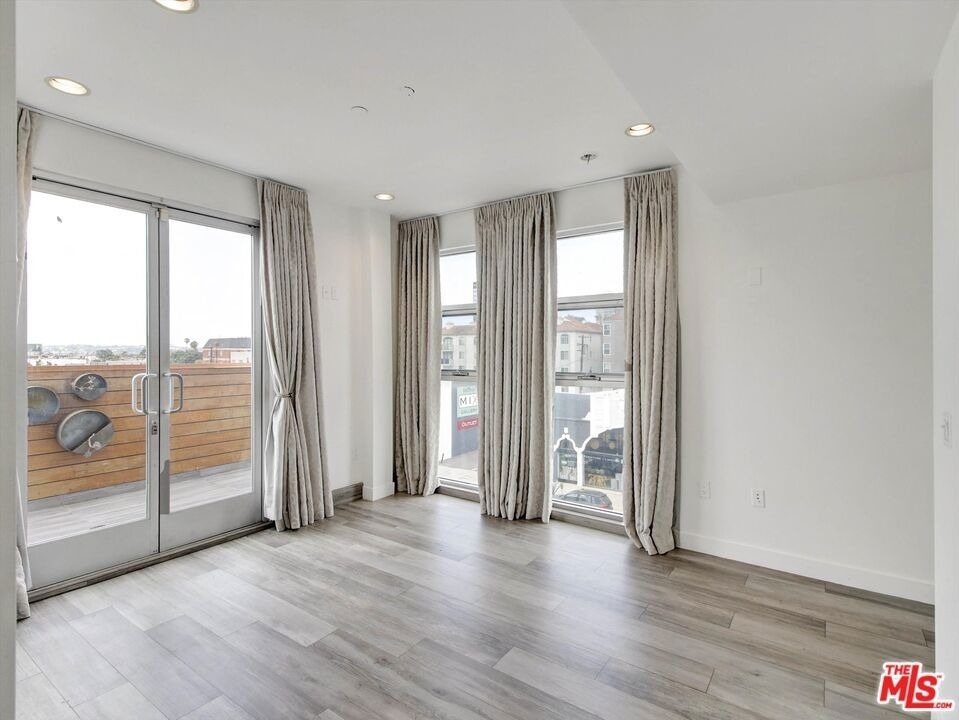 600 S La Brea Avenue - Photo 22
