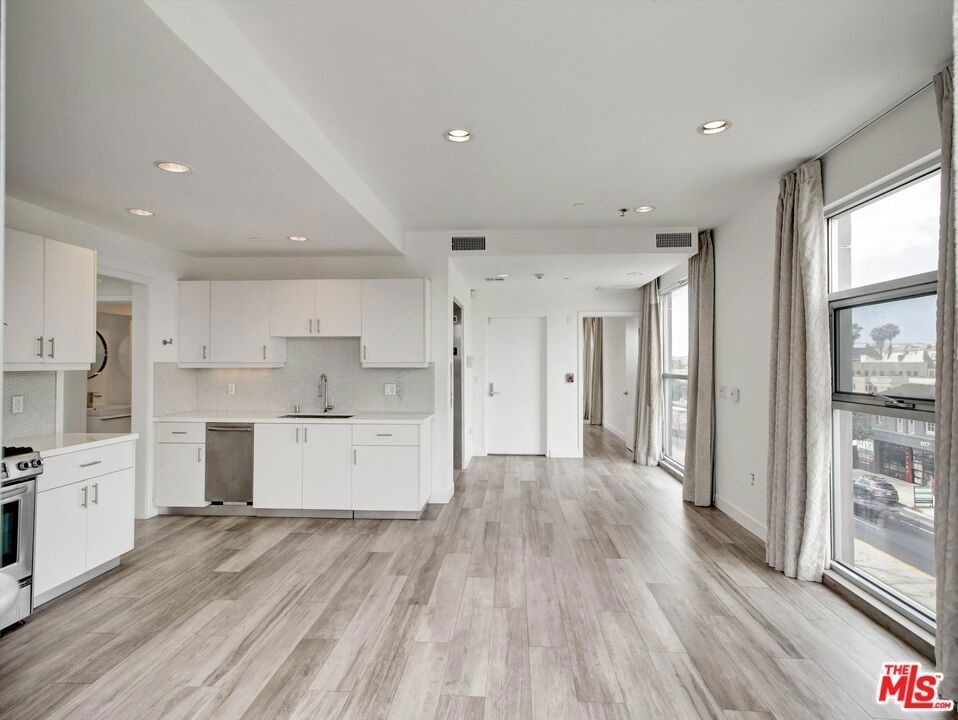 600 S La Brea Avenue - Photo 6
