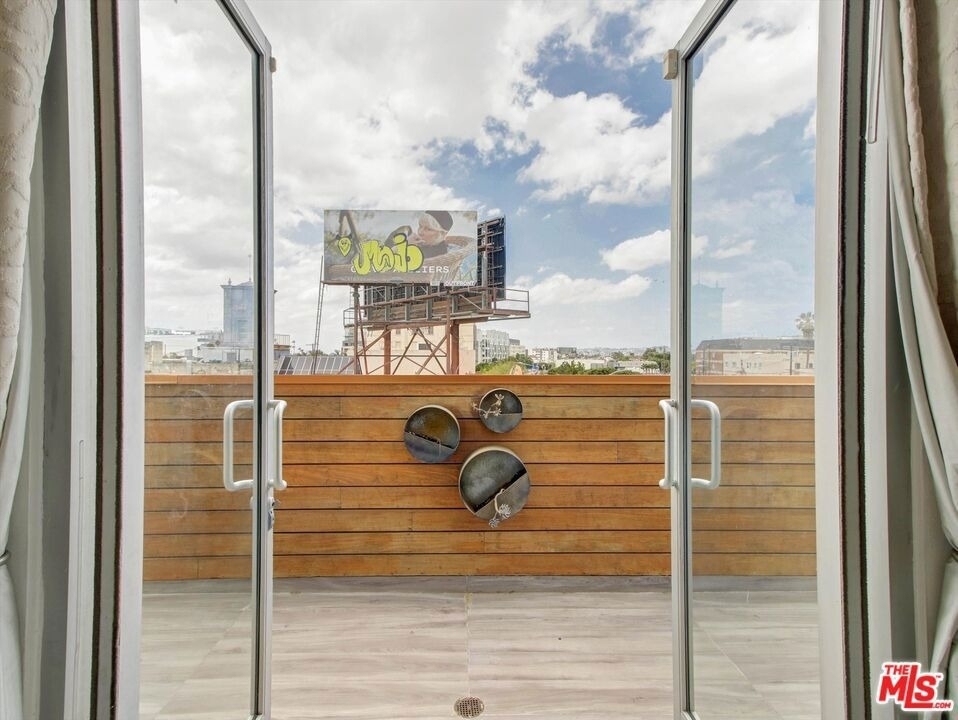 600 S La Brea Avenue - Photo 27