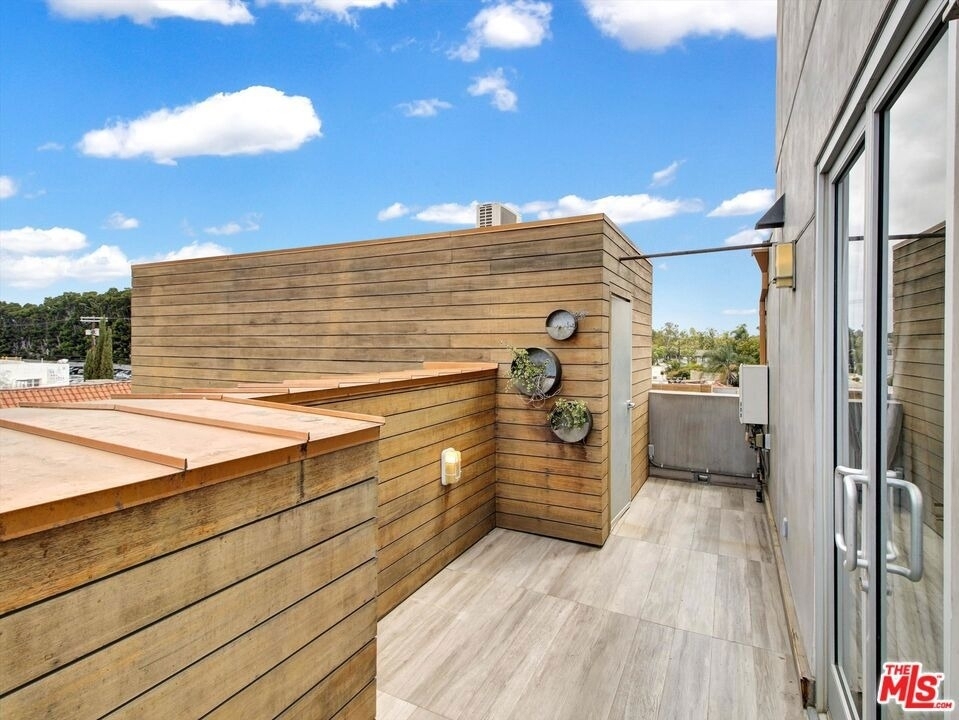 600 S La Brea Avenue - Photo 32