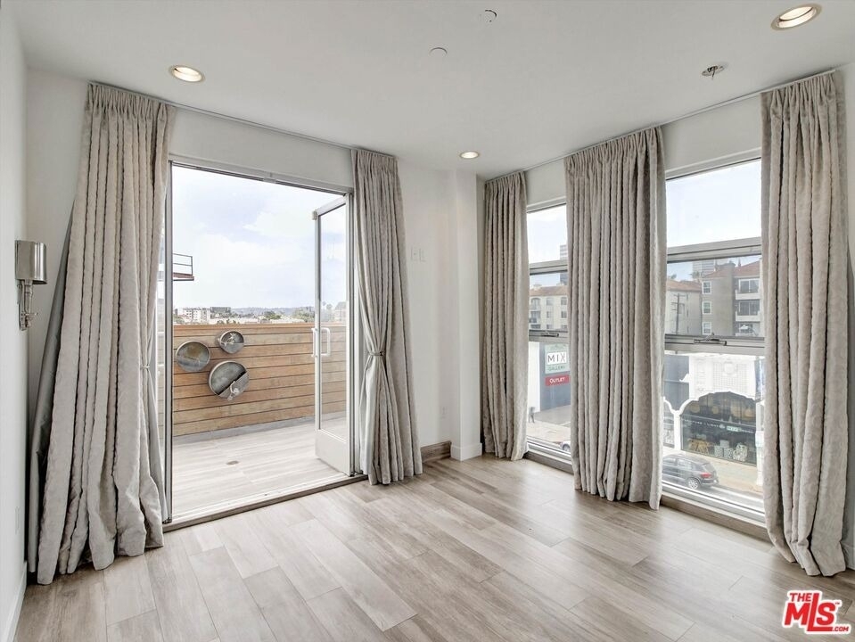 600 S La Brea Avenue - Photo 23