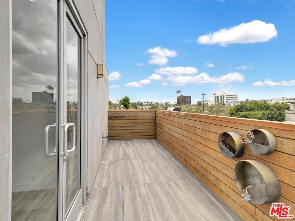 600 S La Brea Avenue - Photo 28