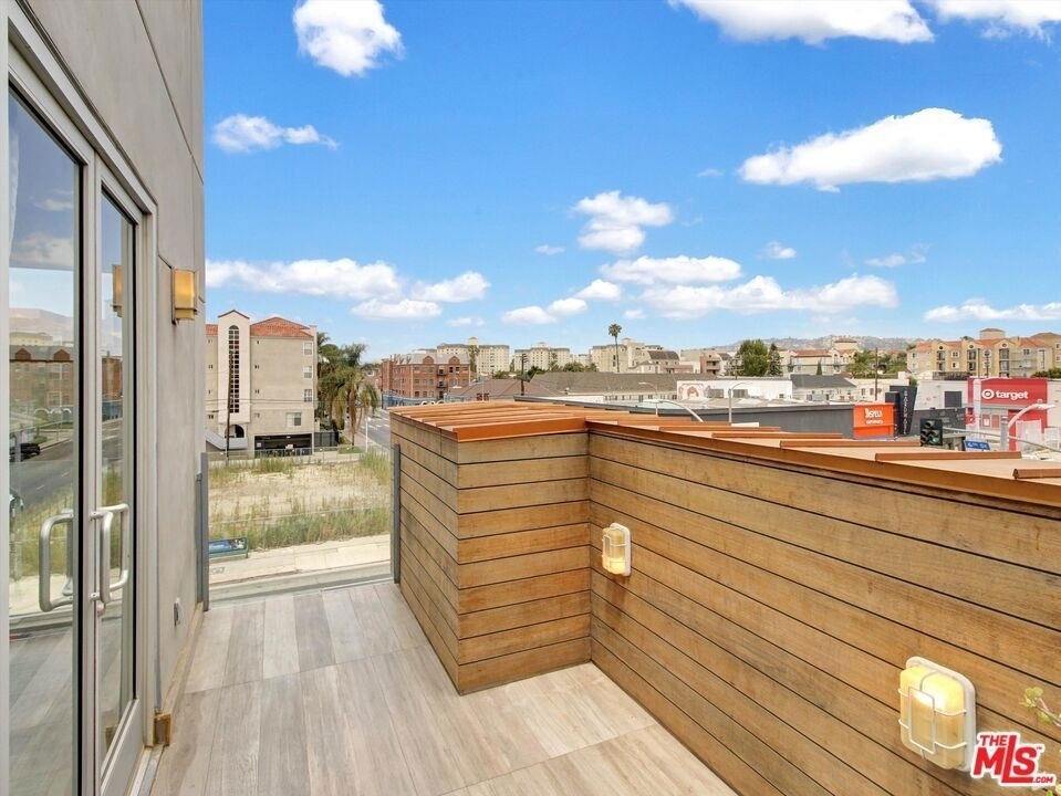 600 S La Brea Avenue - Photo 31