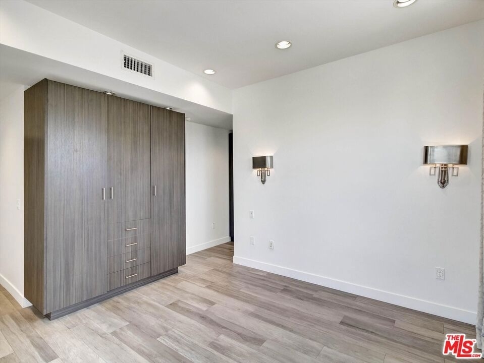 600 S La Brea Avenue - Photo 21