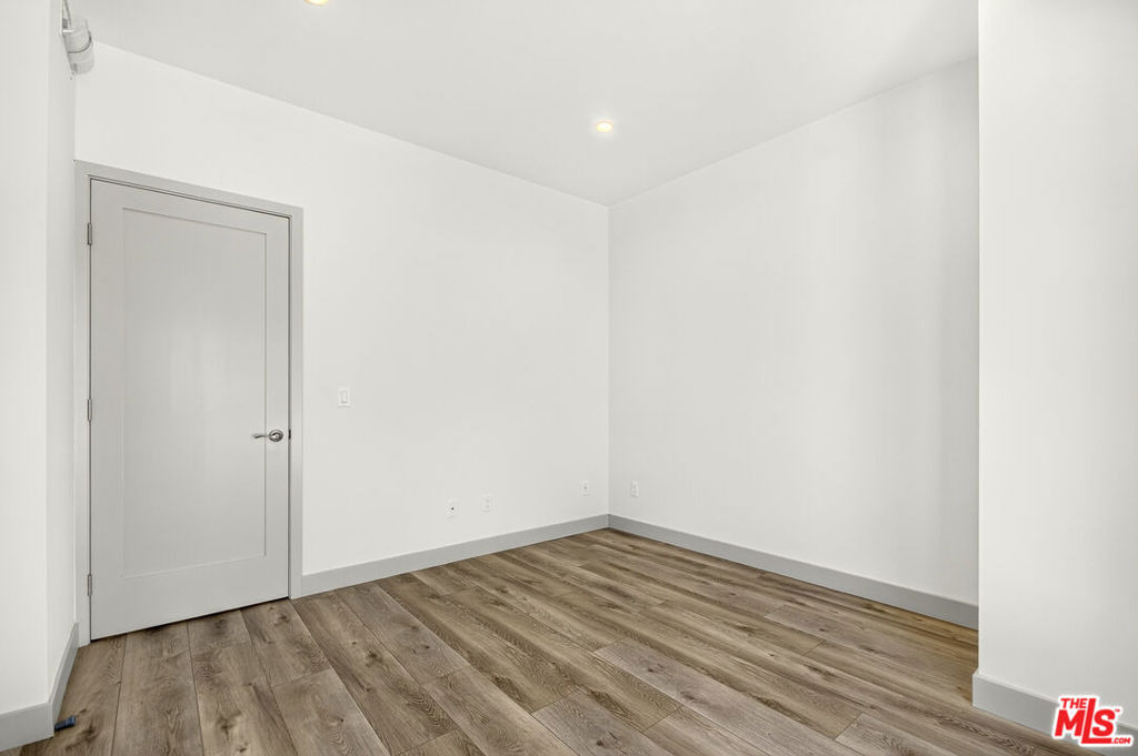 440 Palm Drive - Photo 19