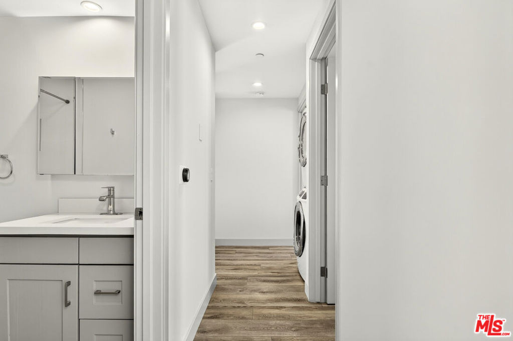440 Palm Drive - Photo 12
