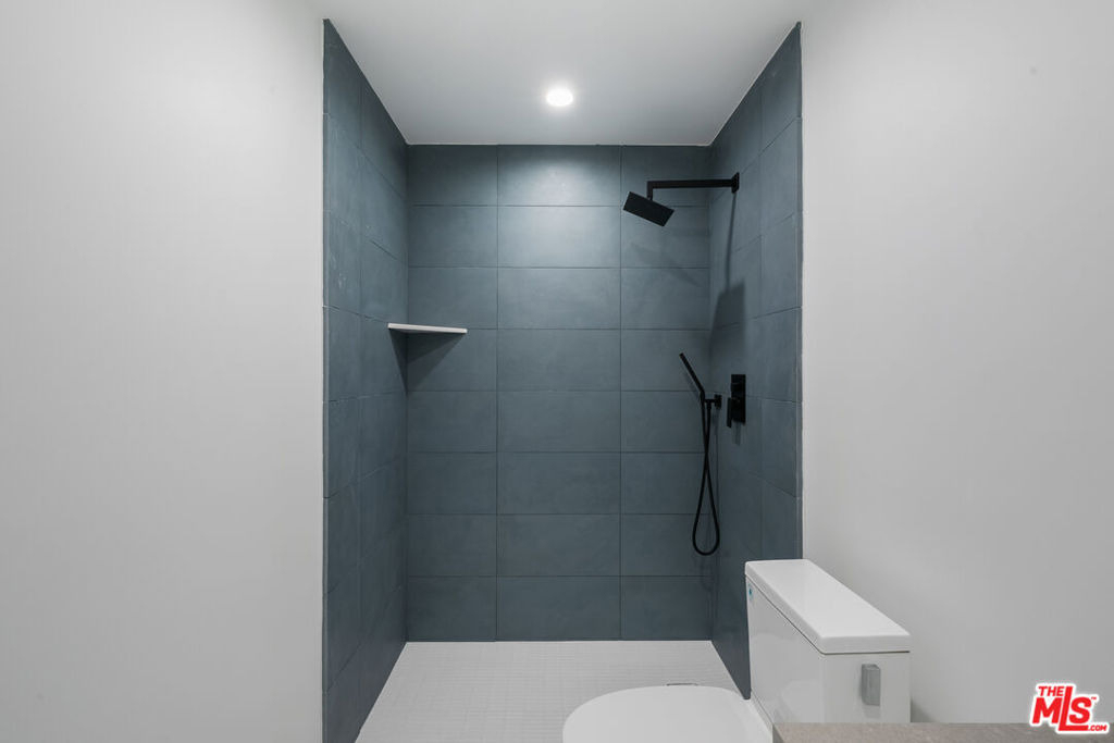 829 Larrabee Street - Photo 7