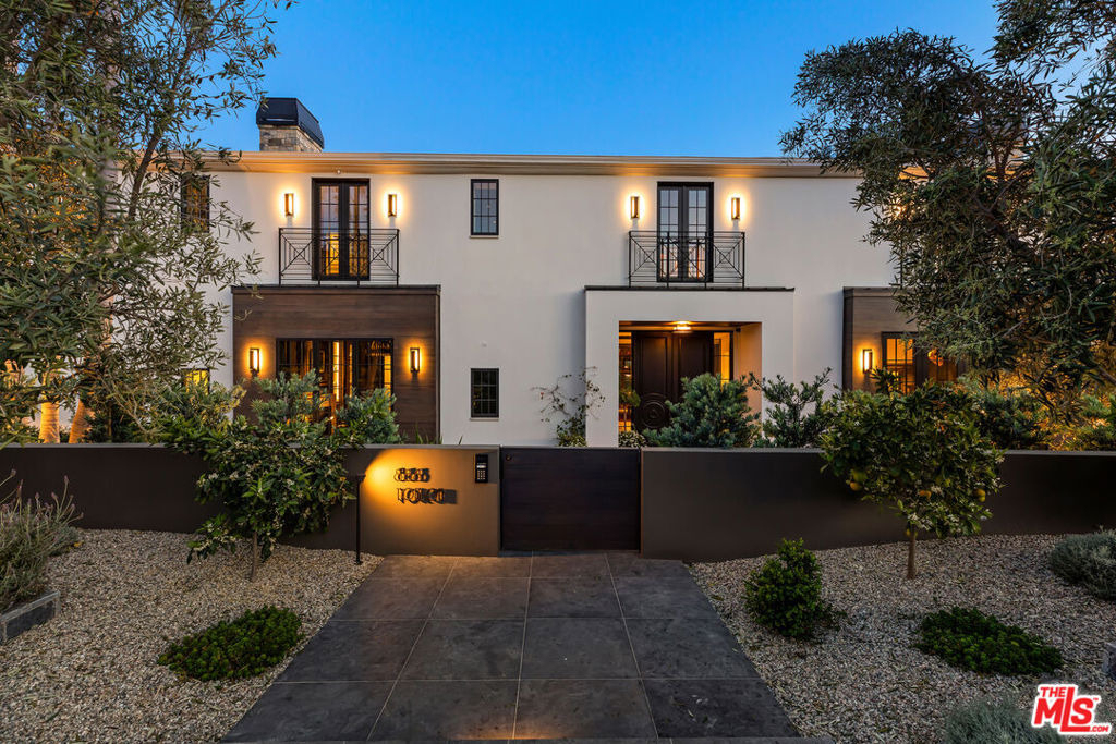 888 Toulon Drive - Photo 0