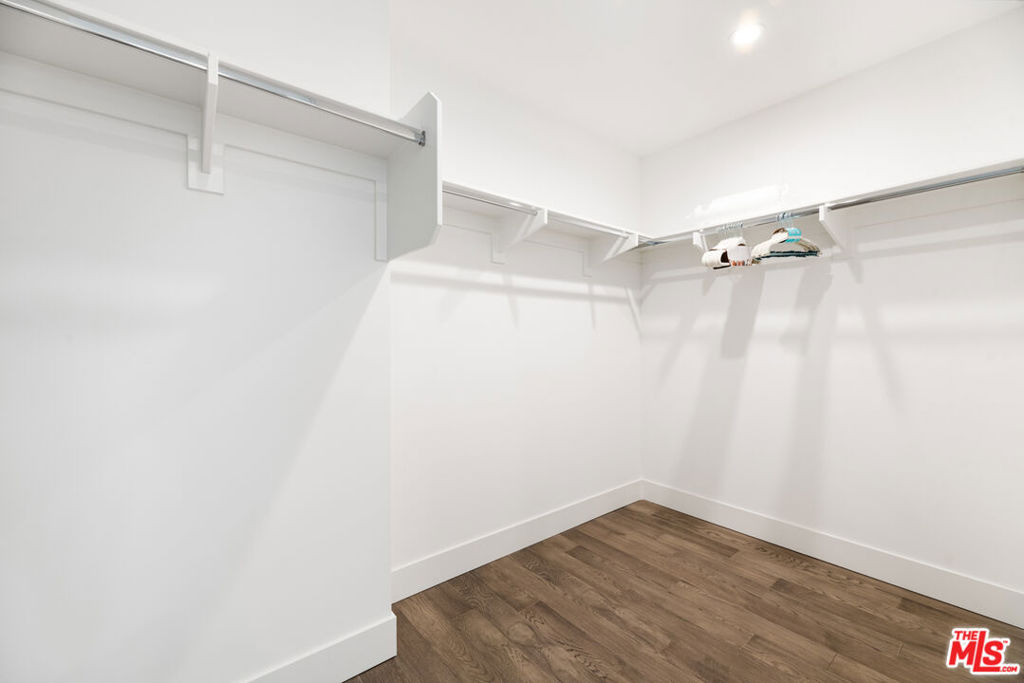 728 N Sweetzer Avenue - Photo 18