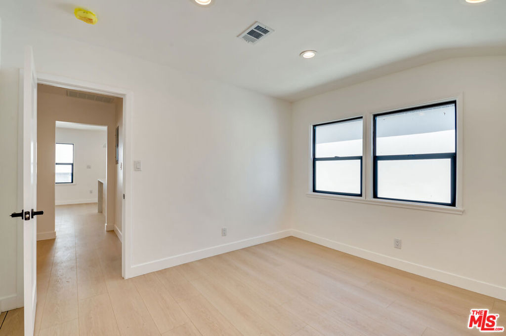 926 N Spaulding Avenue - Photo 12
