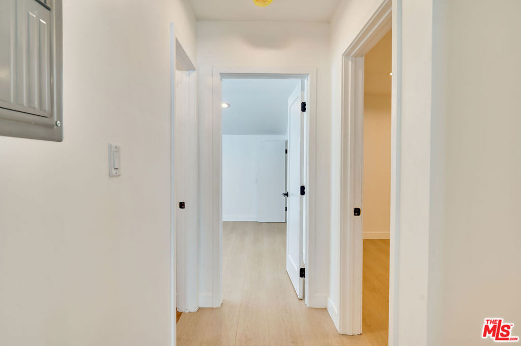 926 N Spaulding Avenue - Photo 5