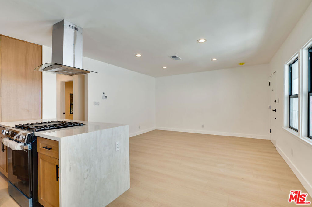 926 N Spaulding Avenue - Photo 4