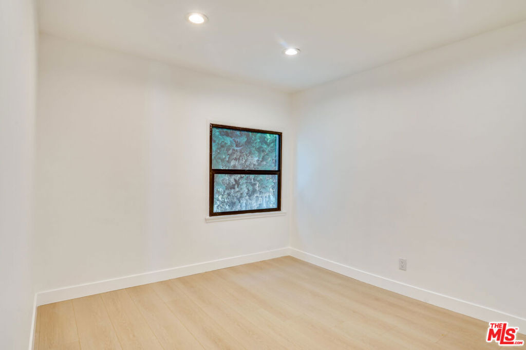 926 N Spaulding Avenue - Photo 6