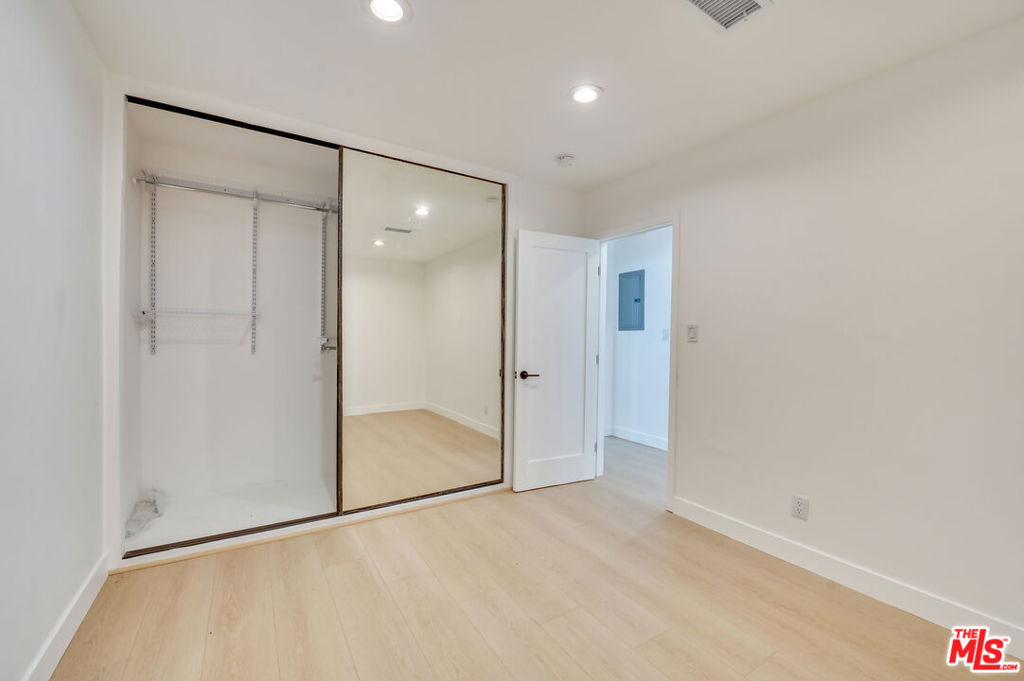 926 N Spaulding Avenue - Photo 7