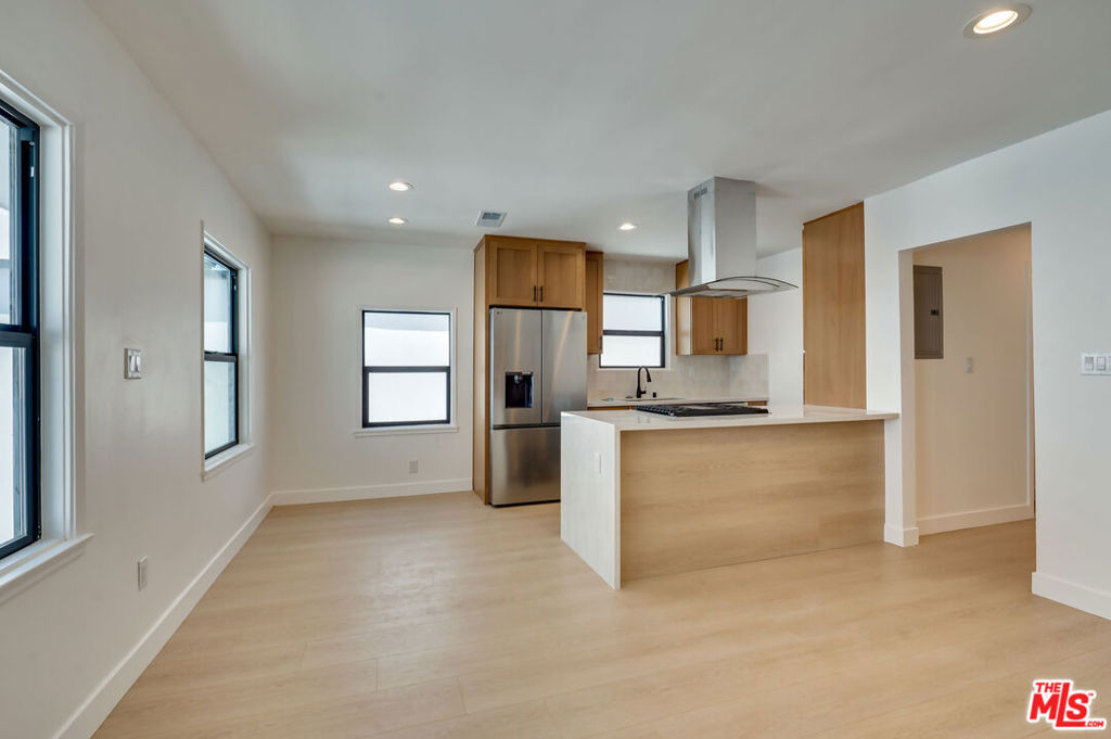 926 N Spaulding Avenue - Photo 1