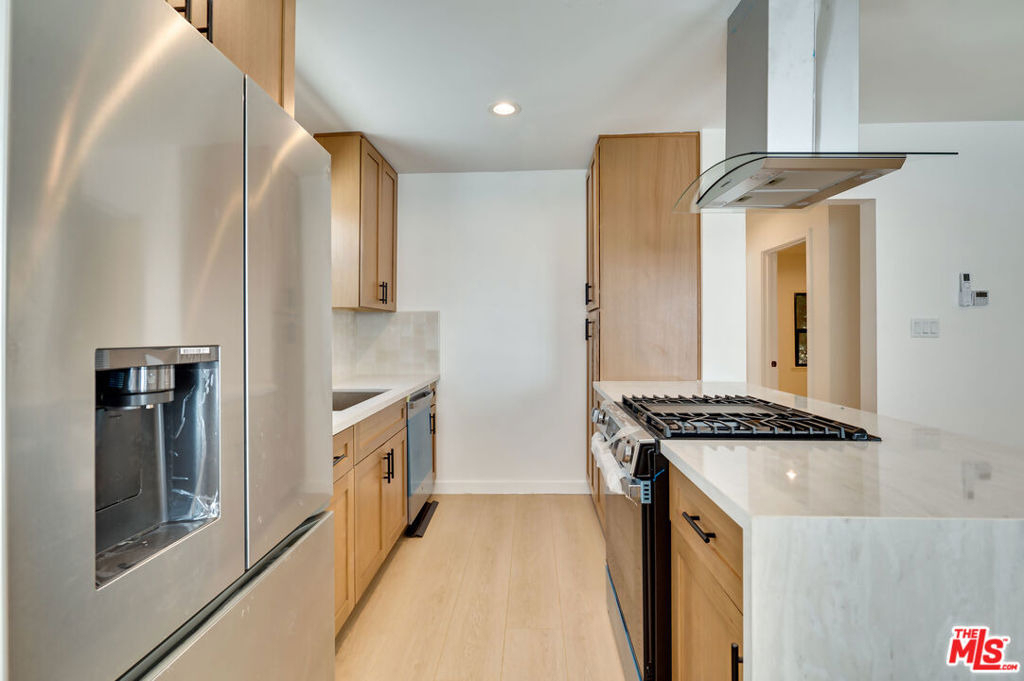 926 N Spaulding Avenue - Photo 2