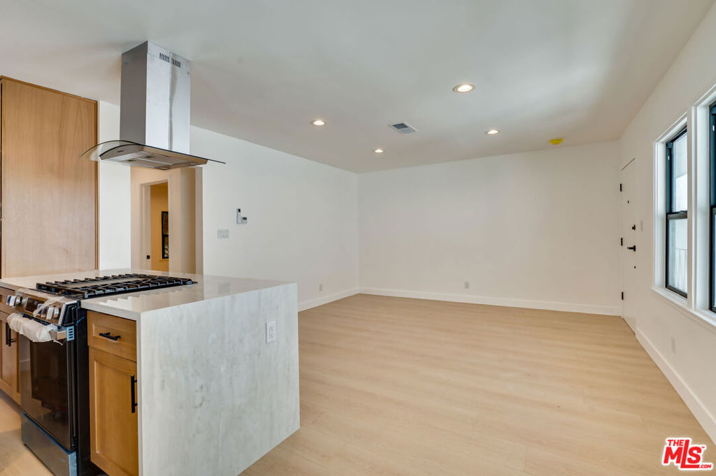 926 N Spaulding Avenue - Photo 3
