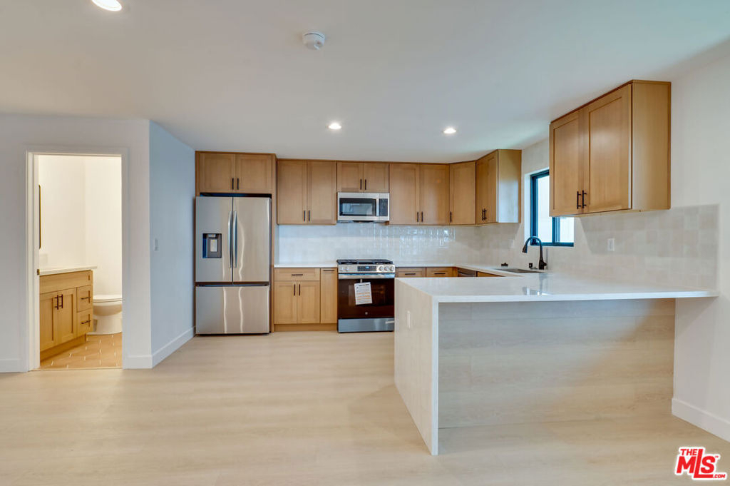 926 N Spaulding Avenue - Photo 3