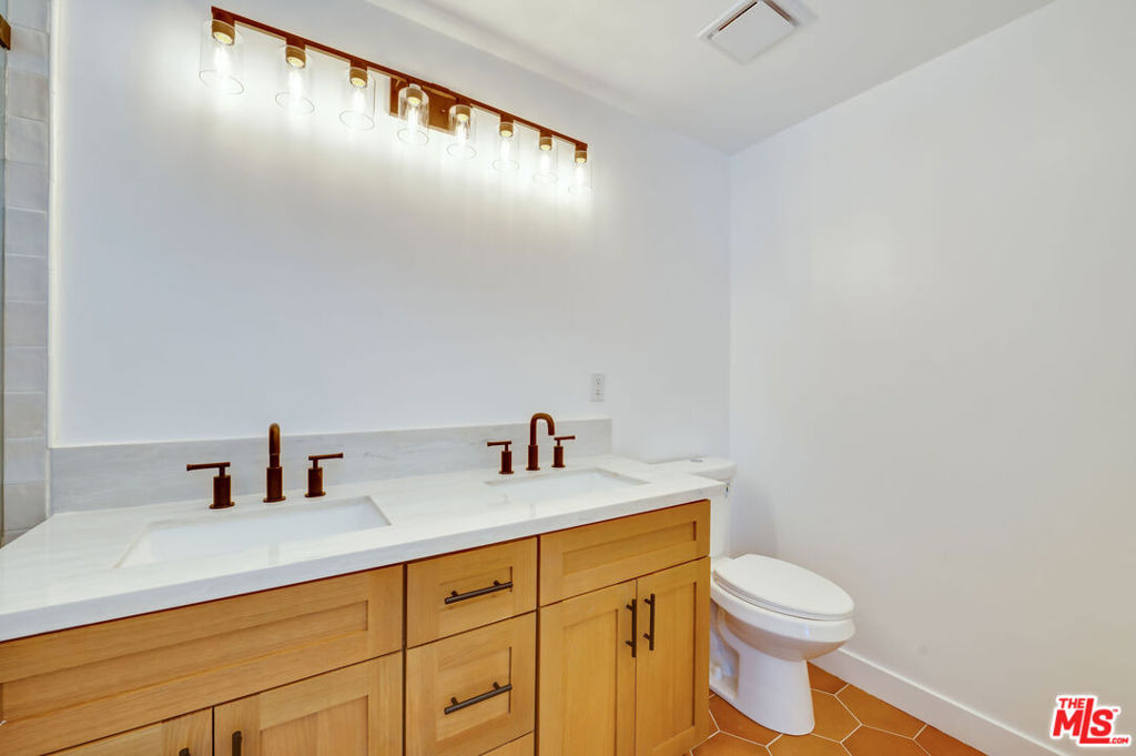 926 N Spaulding Avenue - Photo 12