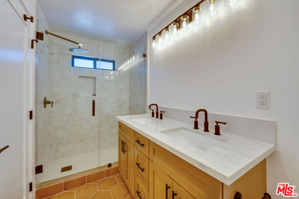 926 N Spaulding Avenue - Photo 13