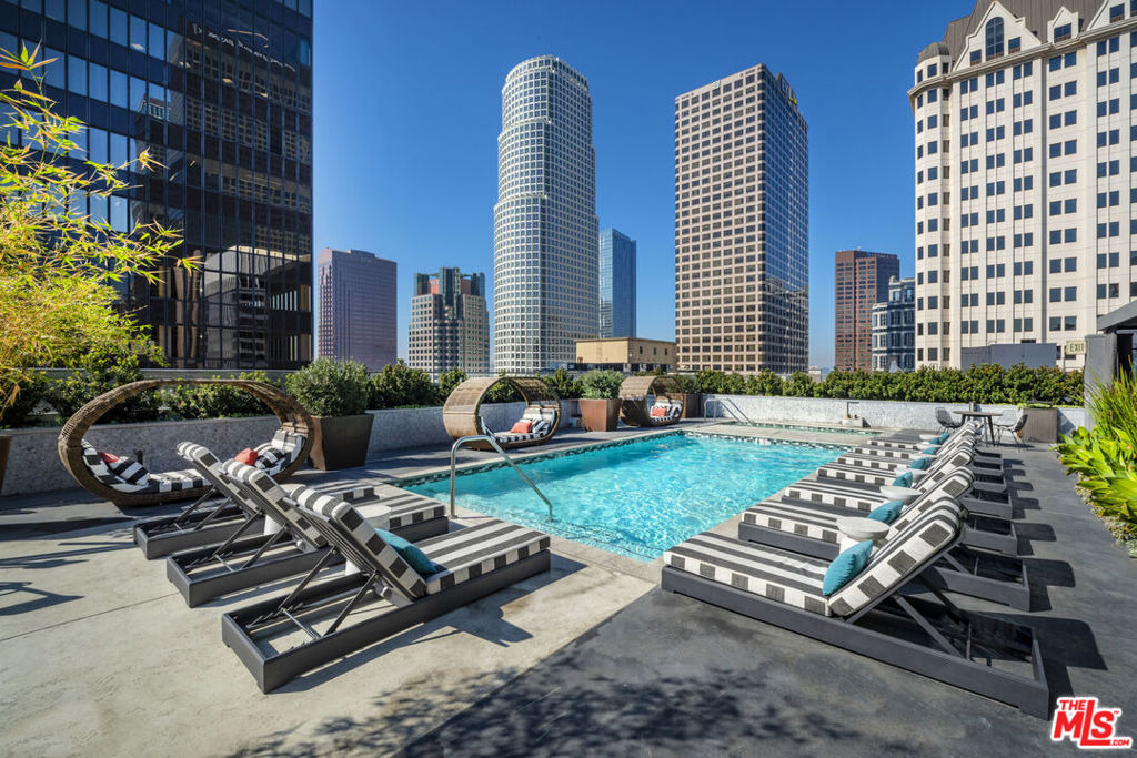 727 W 7th Street - Photo 9