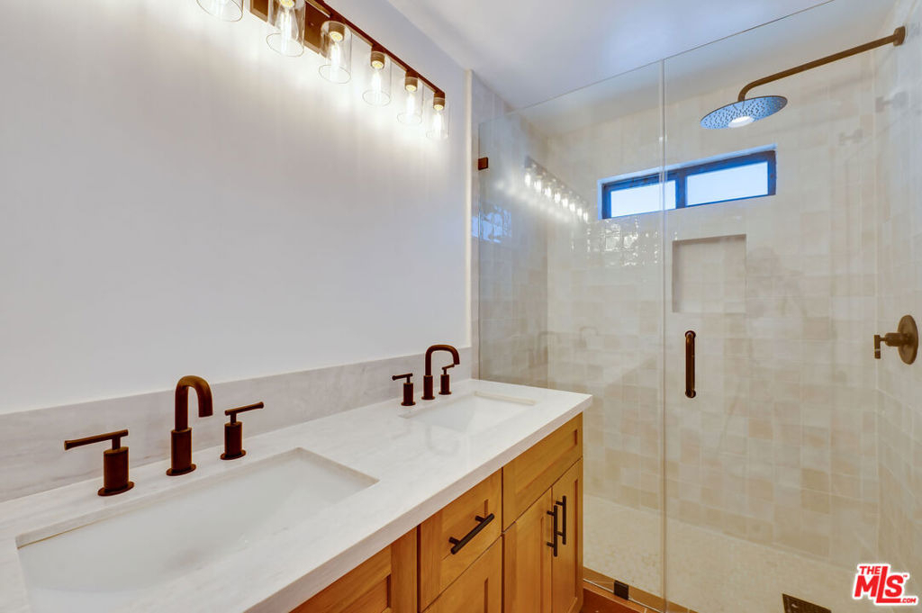 926 N Spaulding Avenue - Photo 11