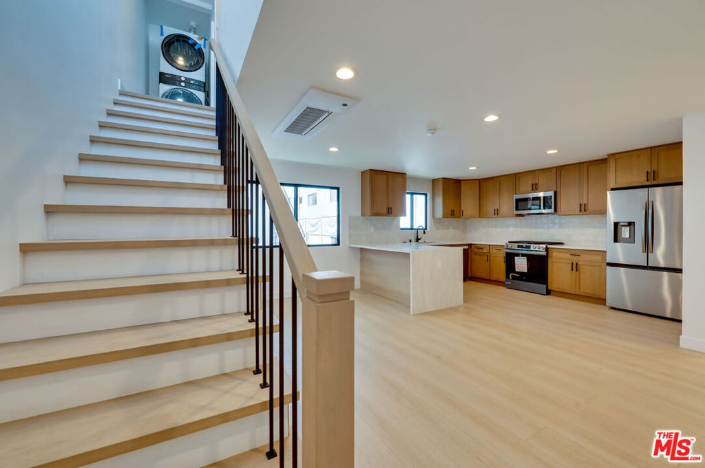 926 N Spaulding Avenue - Photo 6