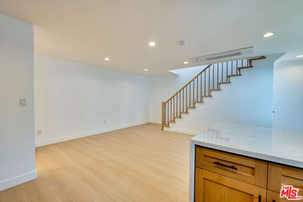 926 N Spaulding Avenue - Photo 5