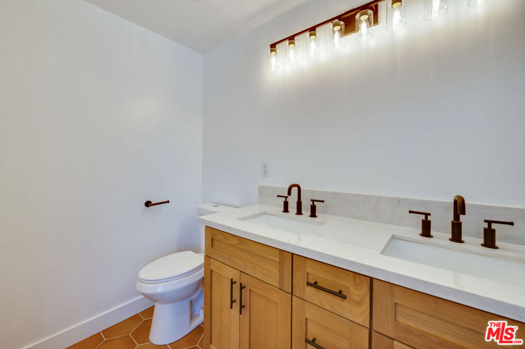926 N Spaulding Avenue - Photo 10
