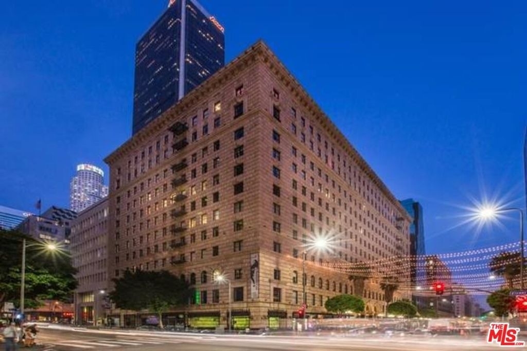 727 W 7th Street - Photo 18