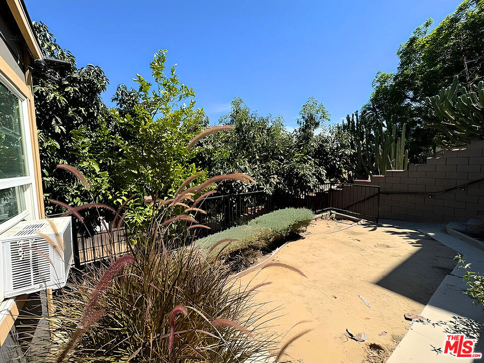 1912 N Alvarado Street - Photo 31