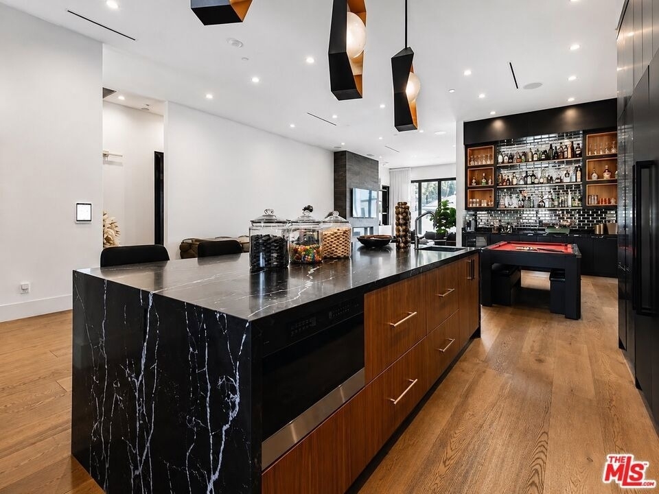 6207 Babcock Avenue - Photo 40