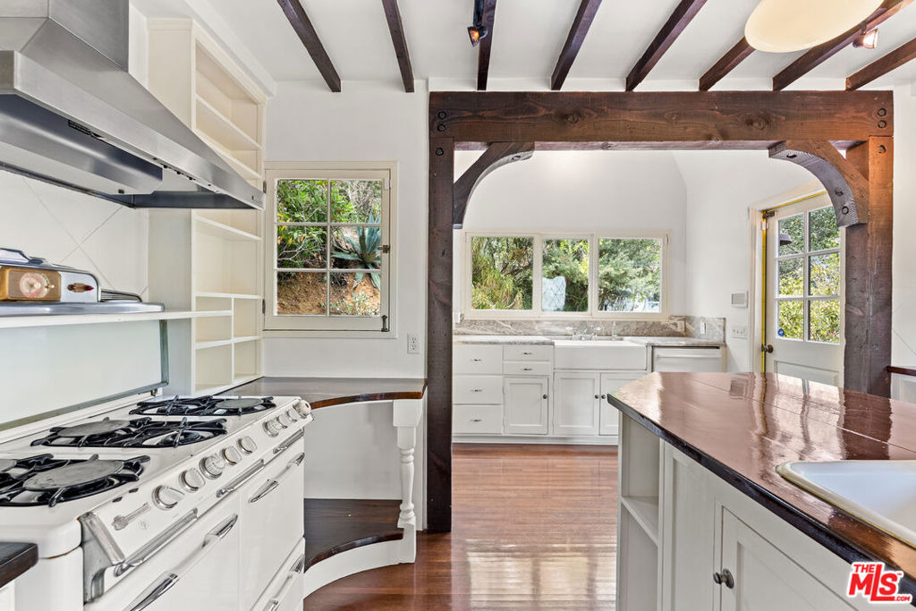 6311 Heather Drive - Photo 8