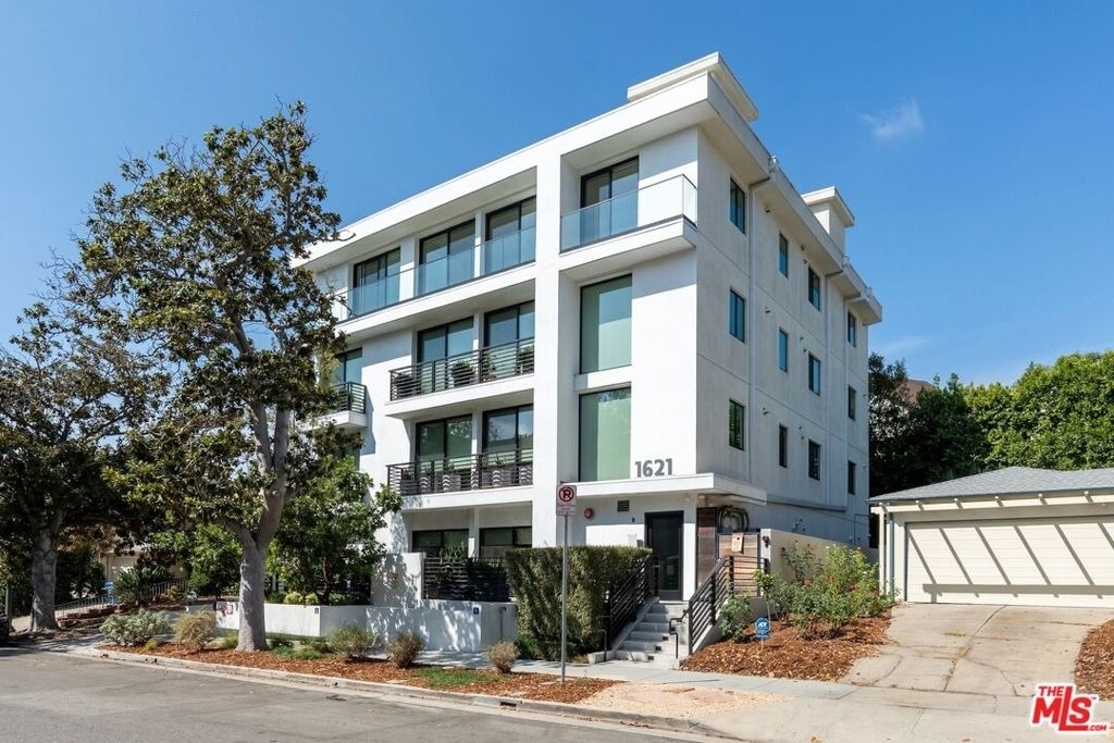 1621 Malcolm Avenue - Photo 1