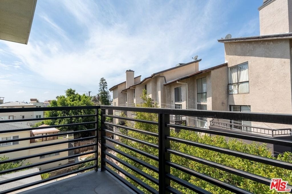1621 Malcolm Avenue - Photo 30